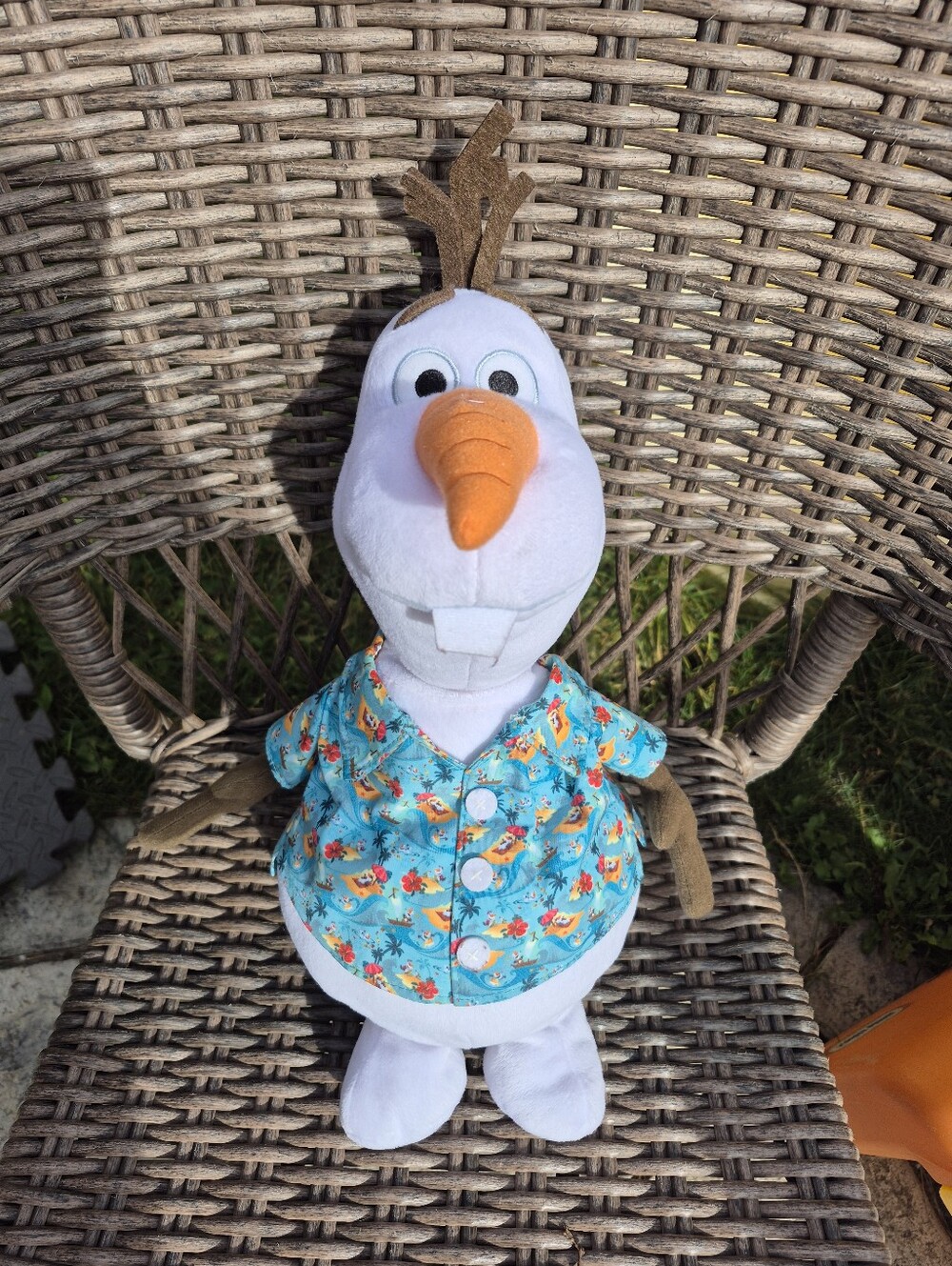 Frozen Plush Olaf Stuffy with Build a Bear Hawaiian Shirt 14” Stuffed Animal Toy
